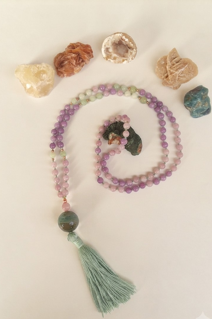 Mala collana con 108 perle di Kunzite, Giadeite, Pietra Guru Agata verde, Rame