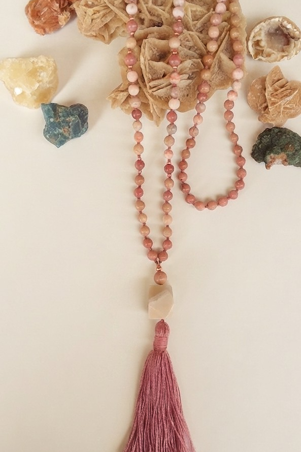 Mala 108 in Rodonite, Magnesite, Pietra Guru Agata bianca e Rame