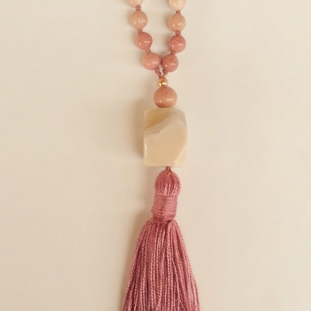 Mala 108 in Rodonite, Magnesite, Pietra Guru Agata bianca e Rame