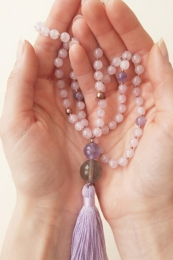 Mala da meditazione in Kunzite, Perla Guru in Ametista lavanda, Agata grigia e rame