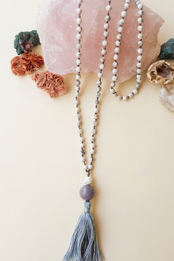 Mala da meditazione in Agata Grigia e Howlite con dettagli in Argento 925