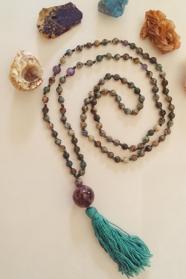 Mala artigianale in Turchese africano (Diaspro), Ametista, Pietra guru in Ametista e Rame