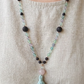 Mala da meditazione artigianale in Fluorite e Pietra Lavica, Pietra Guru in Ametista Lavanda con Olio Essenziale – 108 perle