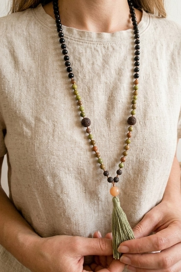 Mala da meditazione artigianale in Pietra Lavica, Rodonite e Unakite, Pietra Guru in Pietra di Luna Pesca con Olio Essenziale – 108 perle