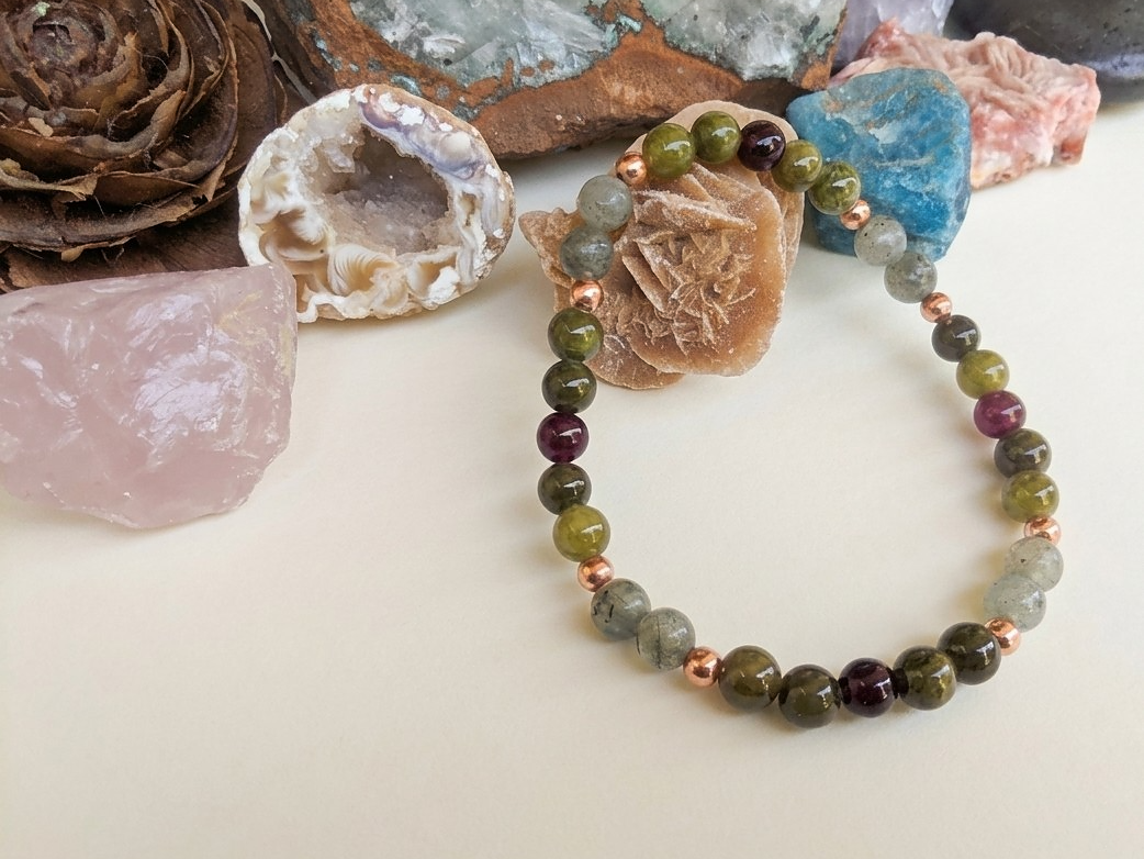 Bracciale in Diaspro Verde, Labradorite e Granato Almandino – Perle naturali da 6 mm
