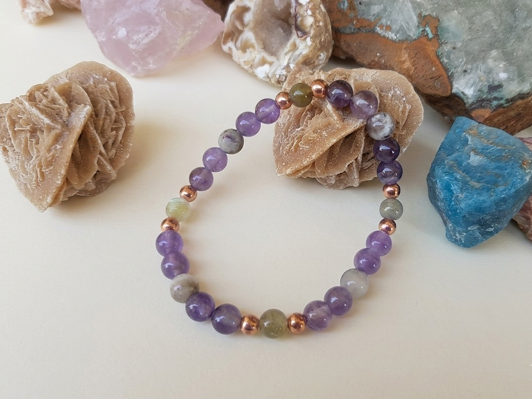Bracciale in Ametista, Tormalina Elbaite e Labradorite – Perle naturali da 6 mm