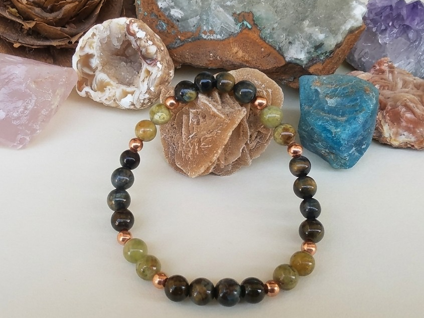 Bracciale in Occhio di Falco e Pietra Serpentina Nobile – Perle naturali da 6 mm