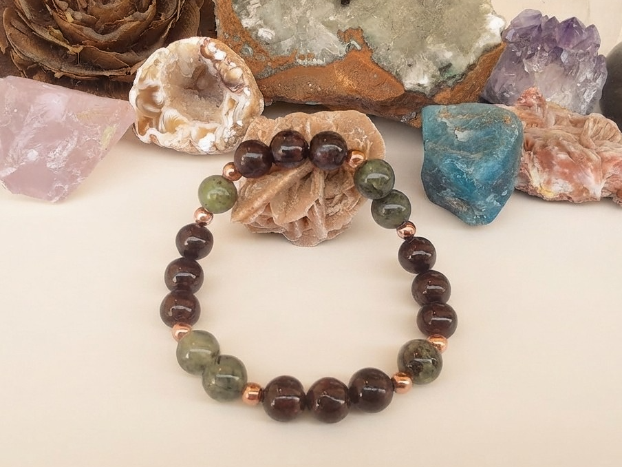 Bracciale in Granato e Prehnite – Perle naturali da 8 mm