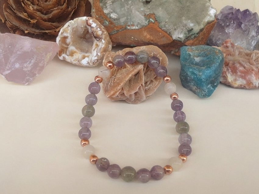 Bracciale in Ametista, Quarzo Tormalinato e Labradorite – Perle naturali da 6 mm