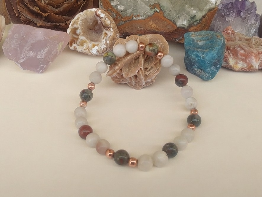 Bracciale in Magnesite ed Eliotropio – Perle naturali da 6 mm