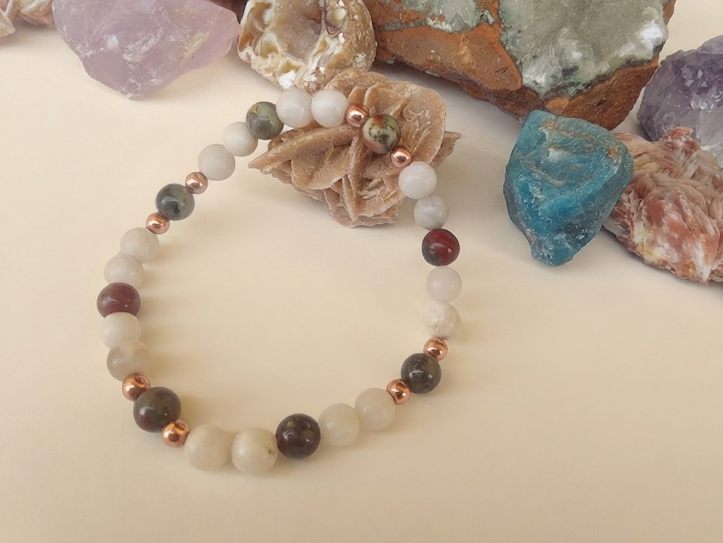 Bracciale in Magnesite ed Eliotropio – Perle naturali da 6 mm