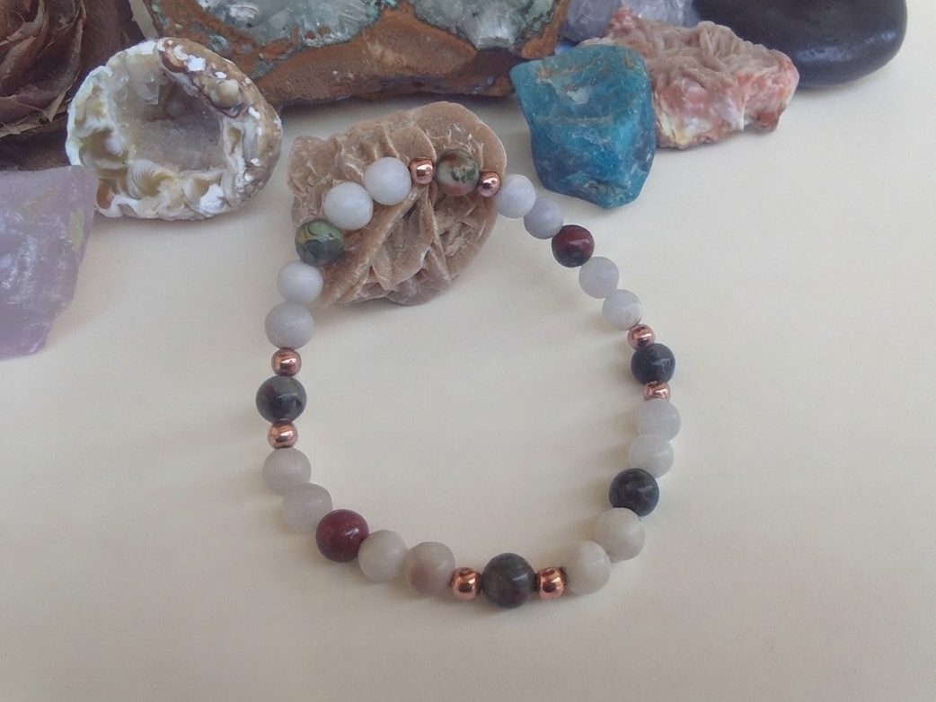 Bracciale in Magnesite ed Eliotropio – Perle naturali da 6 mm