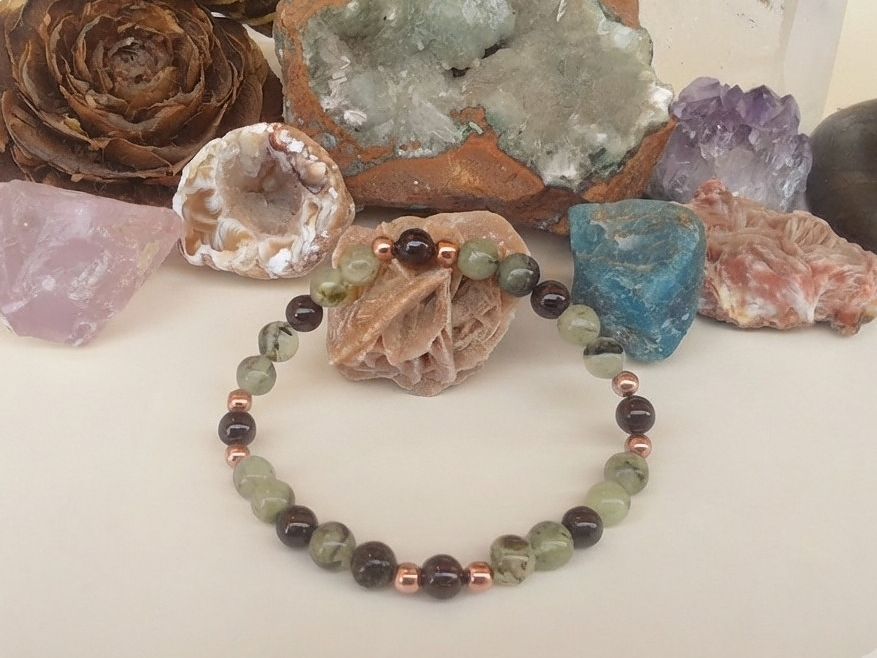 Bracciale in Prehnite e Granato – Perle naturali da 6 mm