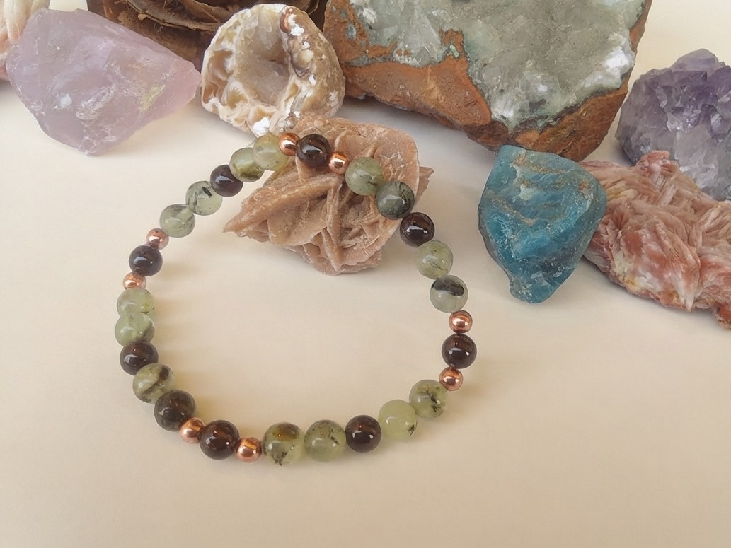 Bracciale in Prehnite e Granato – Perle naturali da 6 mm