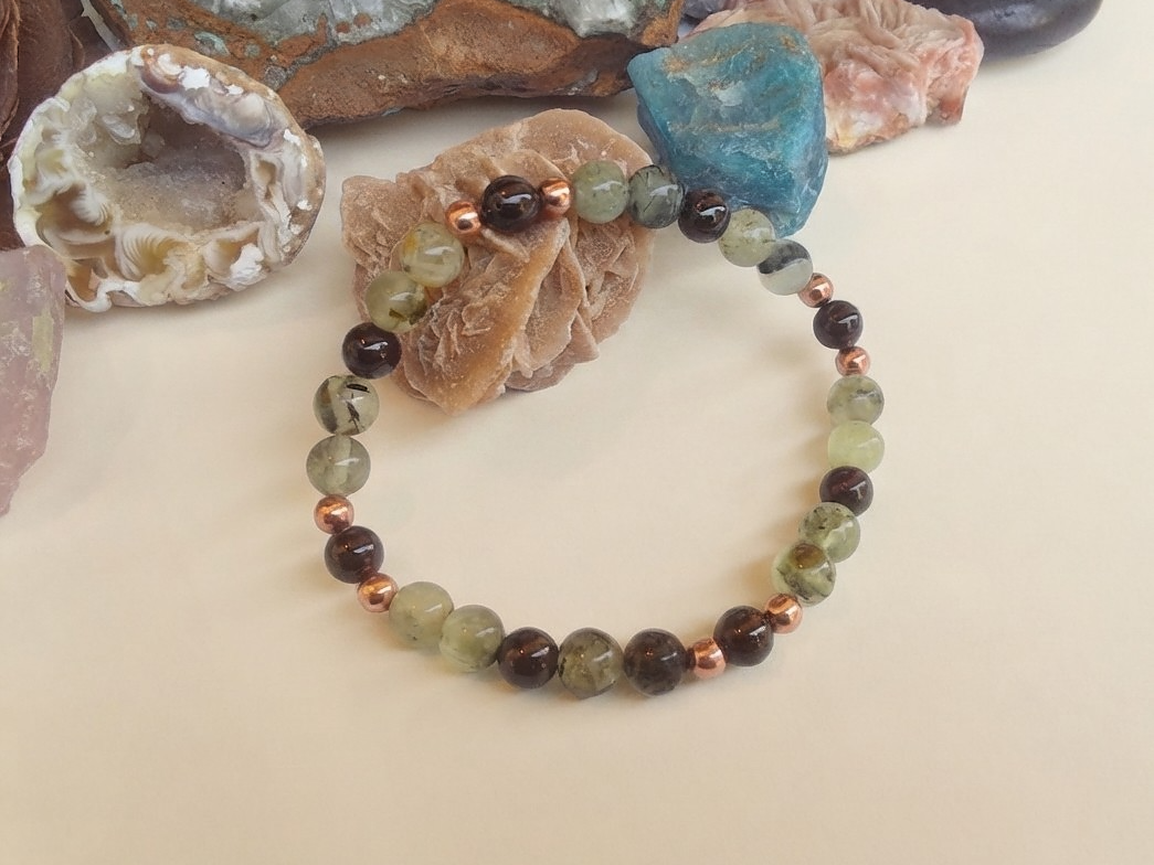 Bracciale in Prehnite e Granato – Perle naturali da 6 mm