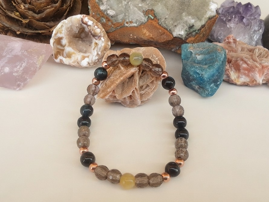 Bracciale in Quarzo Fumé, Occhio di Falco e Occhio di Tigre Dorato – Perle naturali da 6 mm