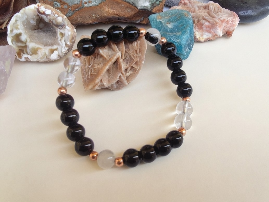 Bracciale in Onice, Cristallo di Rocca e Quarzo Tormalinato – Perle naturali da 8 mm