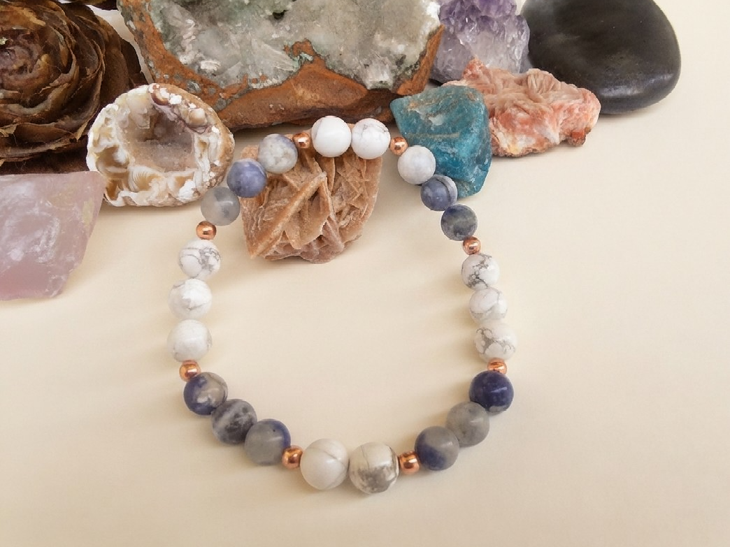 Bracciale in Howlite e Sodalite – Perle naturali da 8 mm