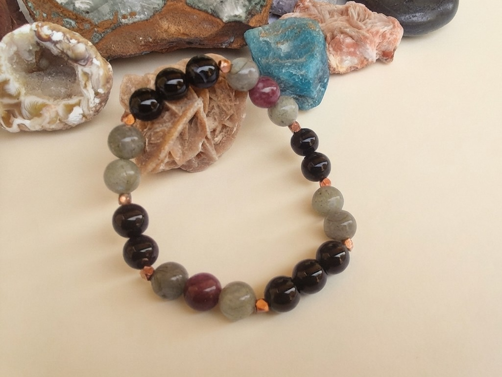 Bracciale in Onice, Labradorite e Tormalina Rosa – Perle naturali da 8 mm