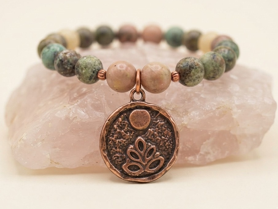Bracciale in Rodonite, Calcite Gialla e Turchese Africano con Charm Fiore di Loto – Perle naturali da 8 mm