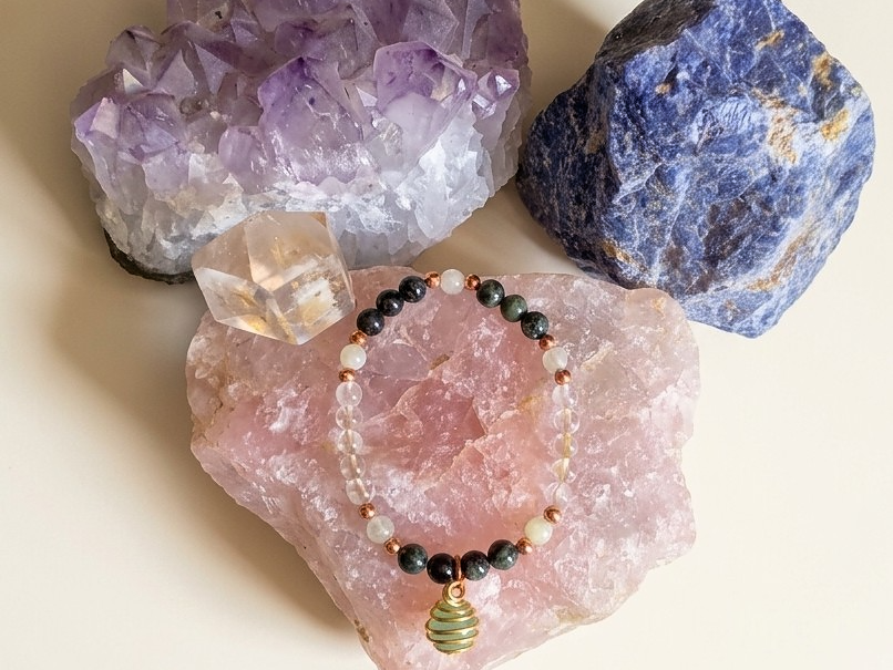 Bracciale in Diaspro Kambaba, Cristallo di Rocca e Giadeite con Ciondolo in Avventurina – Perle naturali da 6 mm