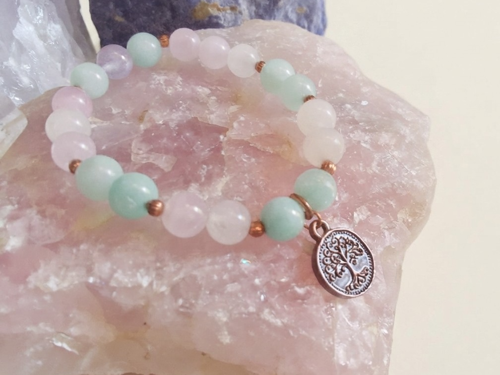 Bracciale in Quarzo Rosa, Amazzonite e Ametista Lavanda con Charm Albero della Vita – Perle naturali da 8 mm