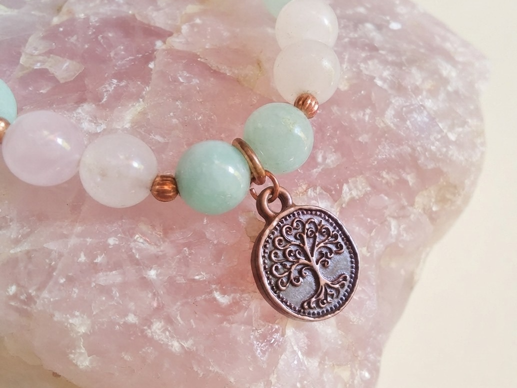 Bracciale in Quarzo Rosa, Amazzonite e Ametista Lavanda con Charm Albero della Vita – Perle naturali da 8 mm