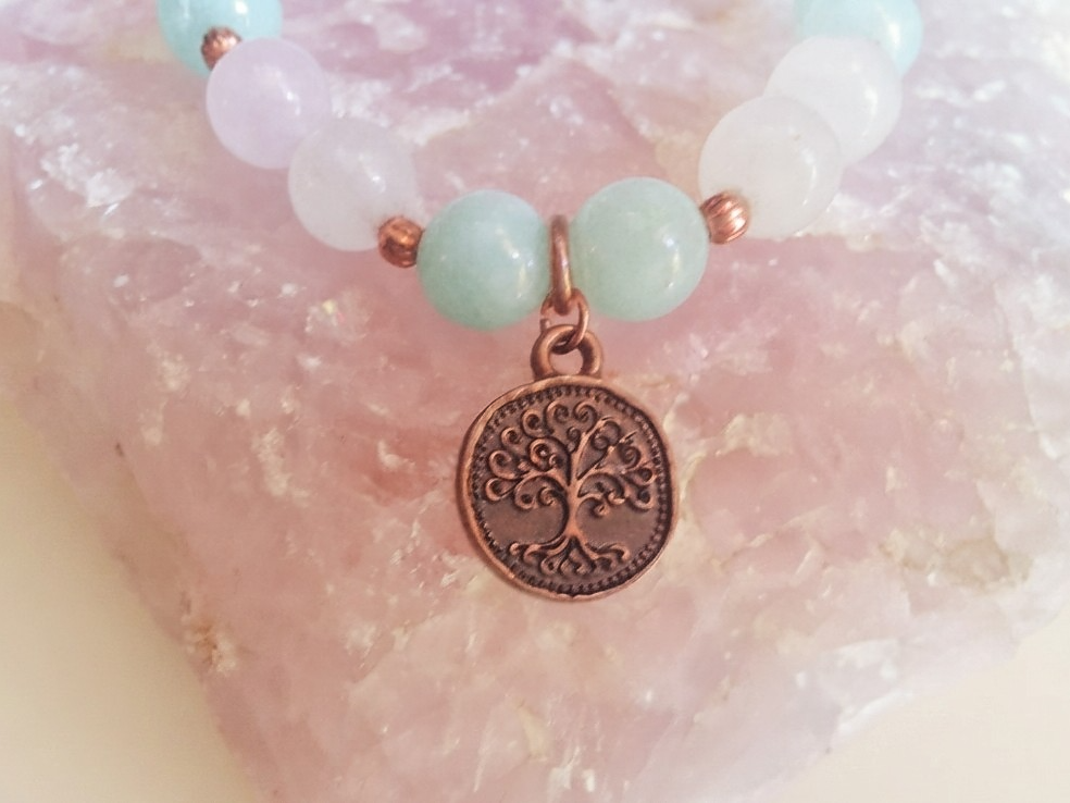 Bracciale in Quarzo Rosa, Amazzonite e Ametista Lavanda con Charm Albero della Vita – Perle naturali da 8 mm