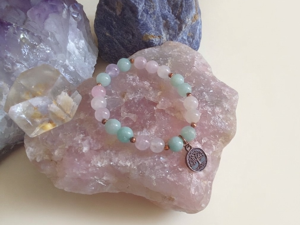 Bracciale in Quarzo Rosa, Amazzonite e Ametista Lavanda con Charm Albero della Vita – Perle naturali da 8 mm