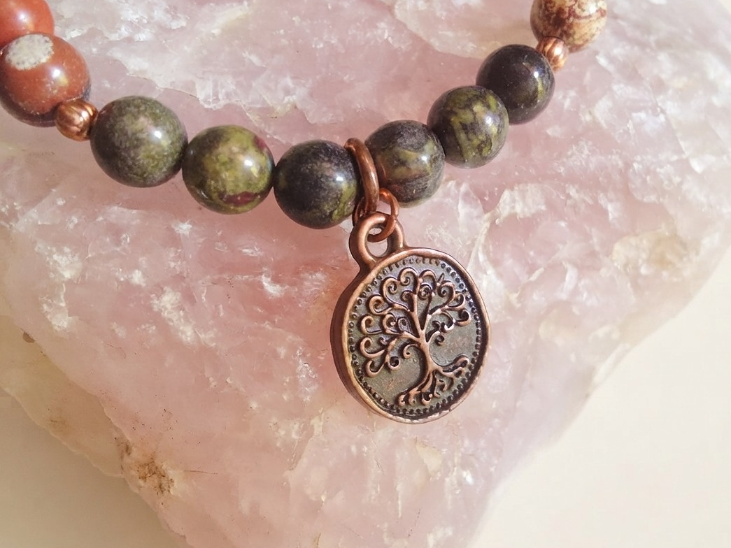 Bracciale in Sangue di Drago, Diaspro Brecciato e Diaspro Bianco con Charm Albero della Vita – Perle naturali da 6 mm