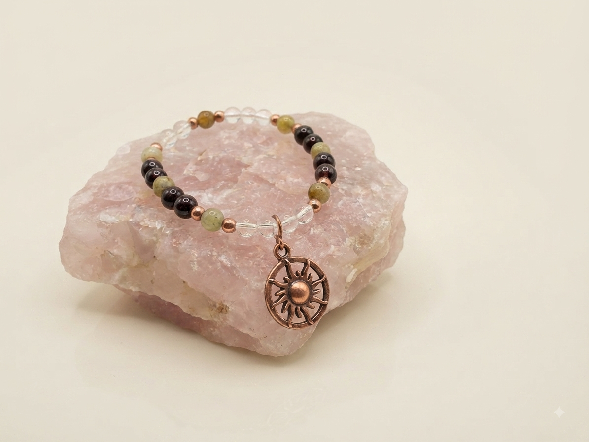 Bracciale in Serpentino Nobile, Cristallo di Rocca e Ossidiana Dorata con Charm Sole – Perle naturali da 6 mm