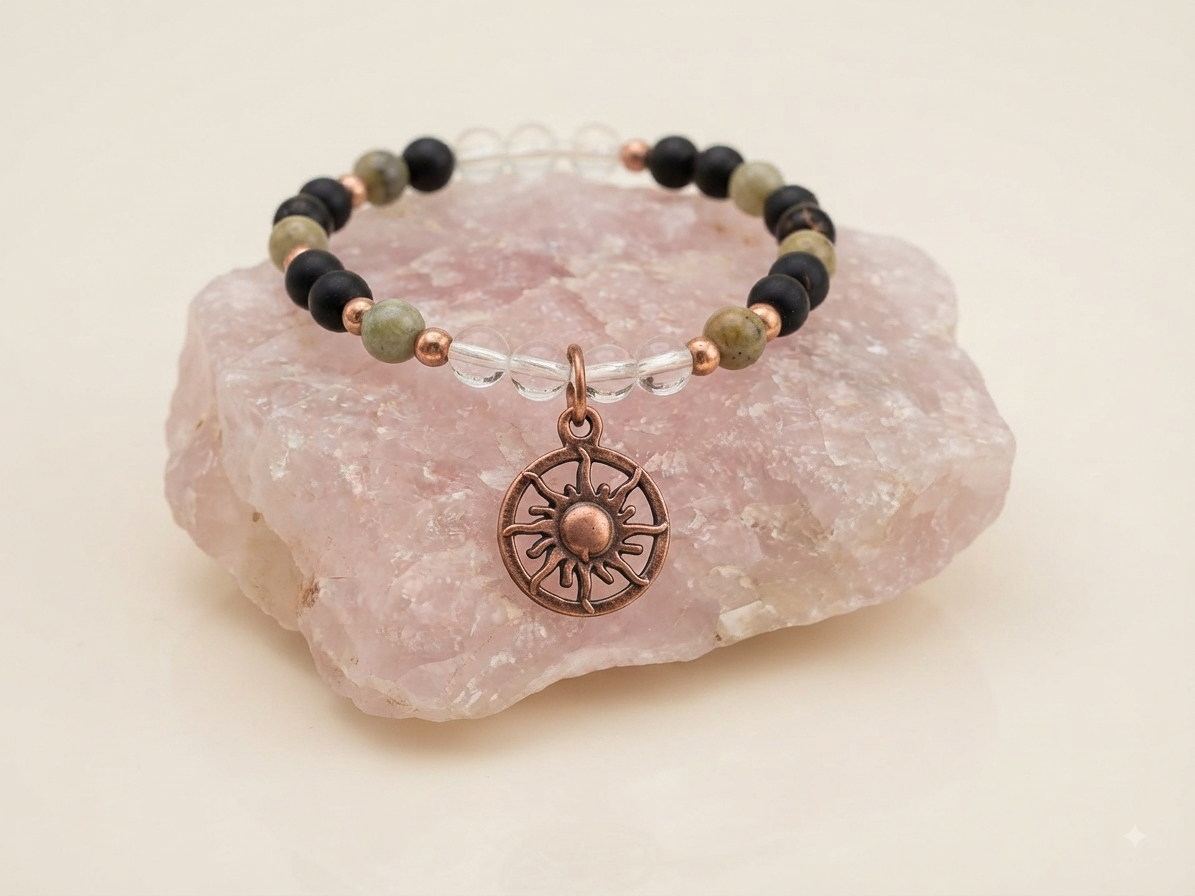 Bracciale in Serpentino Nobile, Cristallo di Rocca e Ossidiana Dorata con Charm Sole – Perle naturali da 6 mm