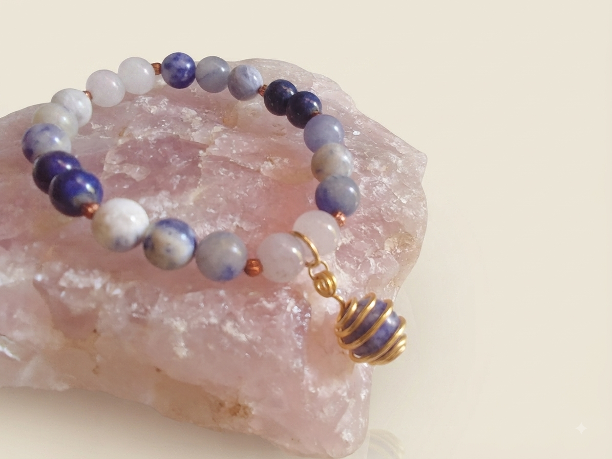 Bracciale in Sodalite, Agata Bianca e Lapislazzuli con Ciondolo in Sodalite – Perle naturali da 8 mm