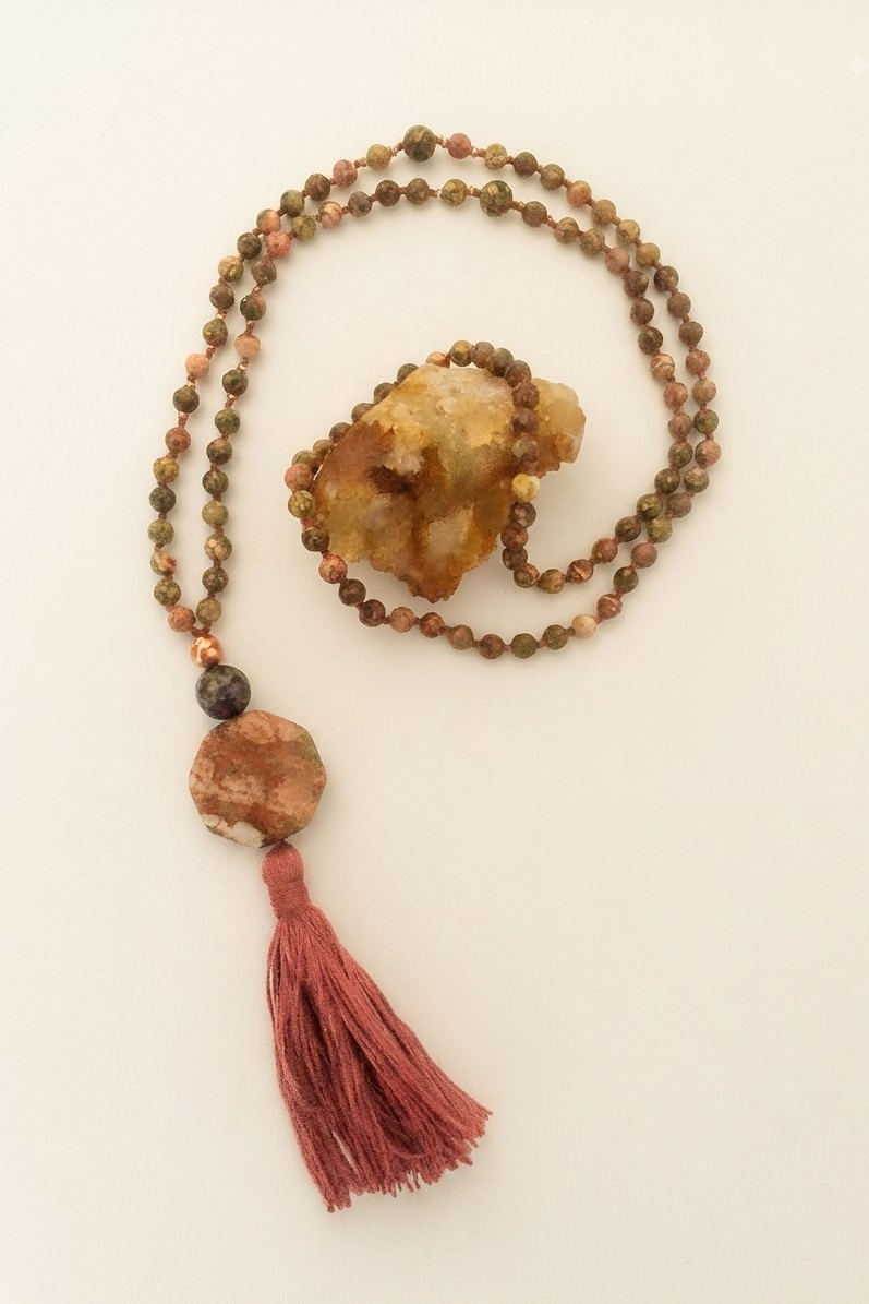 Mala da meditazione in Diaspro Leopardo e Mica – 108 perle