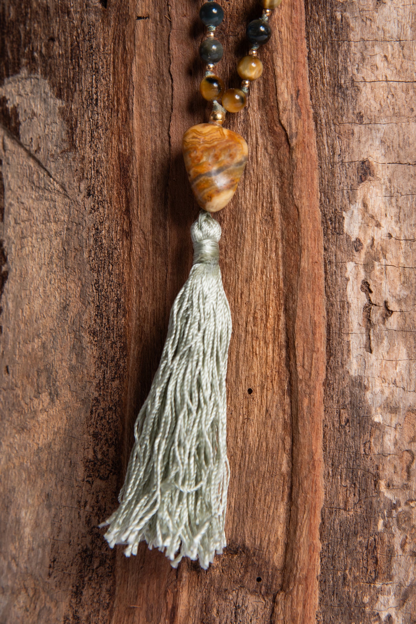 Mala con pietre dure naturali di Occhio di falco, Pietra guru Diaspro, Argento dorato 925