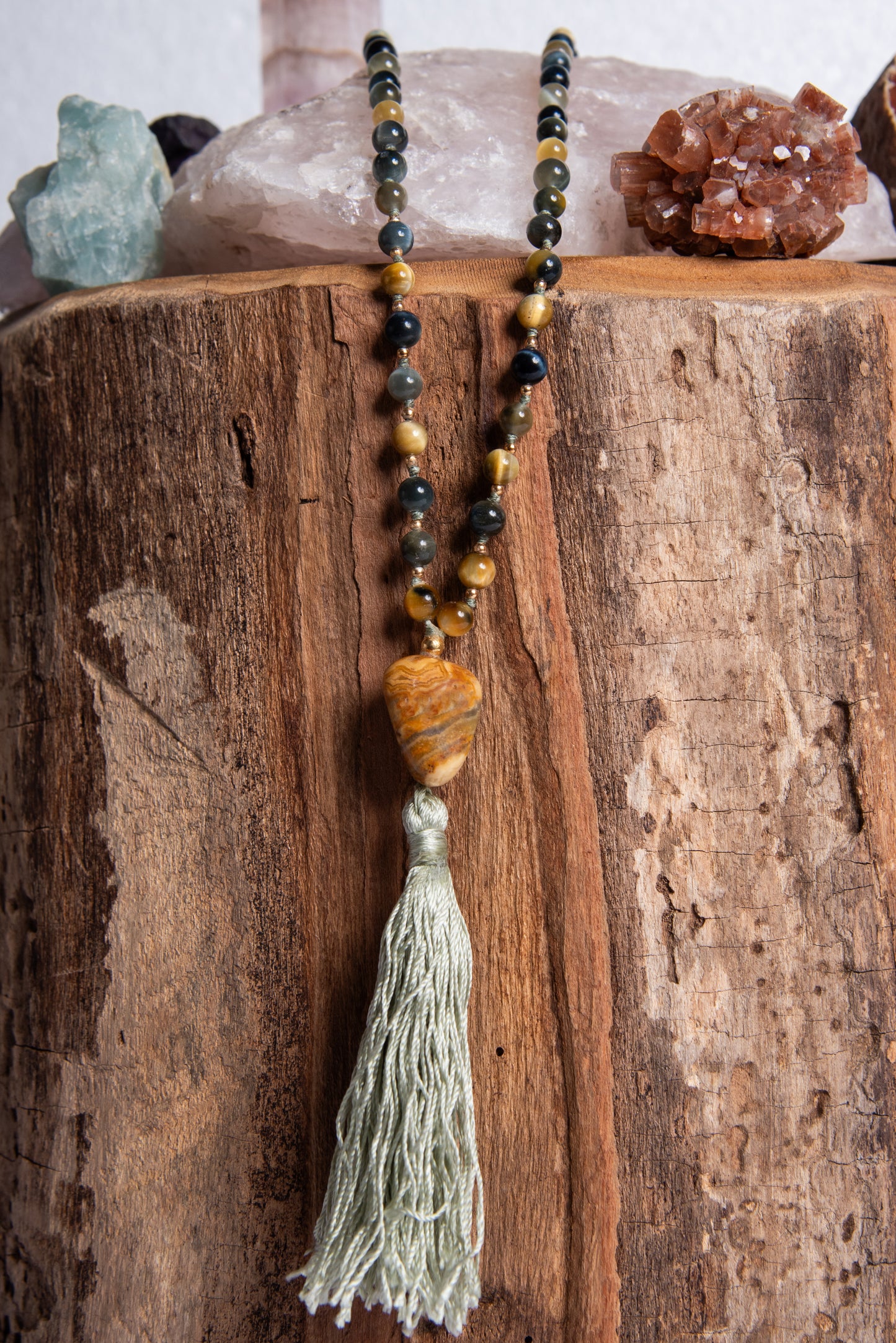 Mala con pietre dure naturali di Occhio di falco, Pietra guru Diaspro, Argento dorato 925