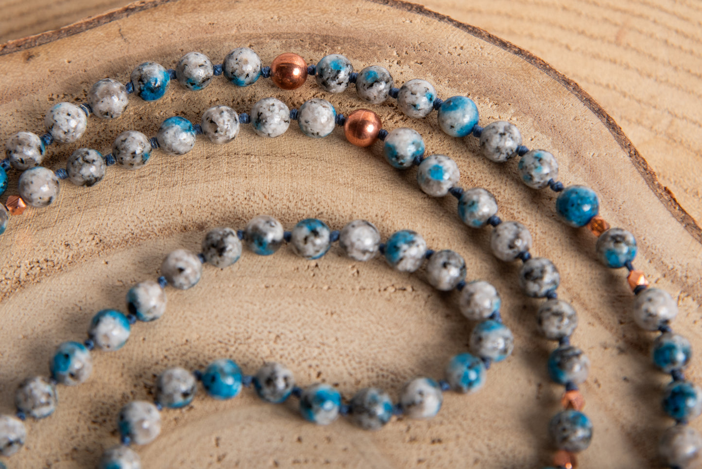 Mala per meditare in Diaspro K2, Pietra Guru Apatite e Rame