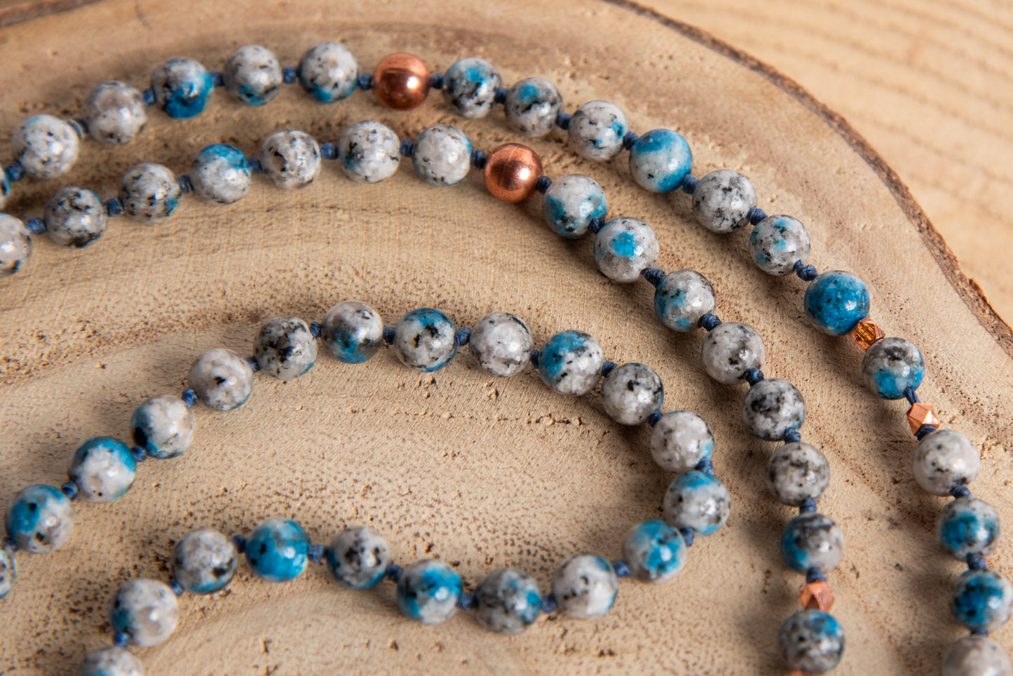 Mala per meditare in Diaspro K2, Pietra Guru Apatite e Rame
