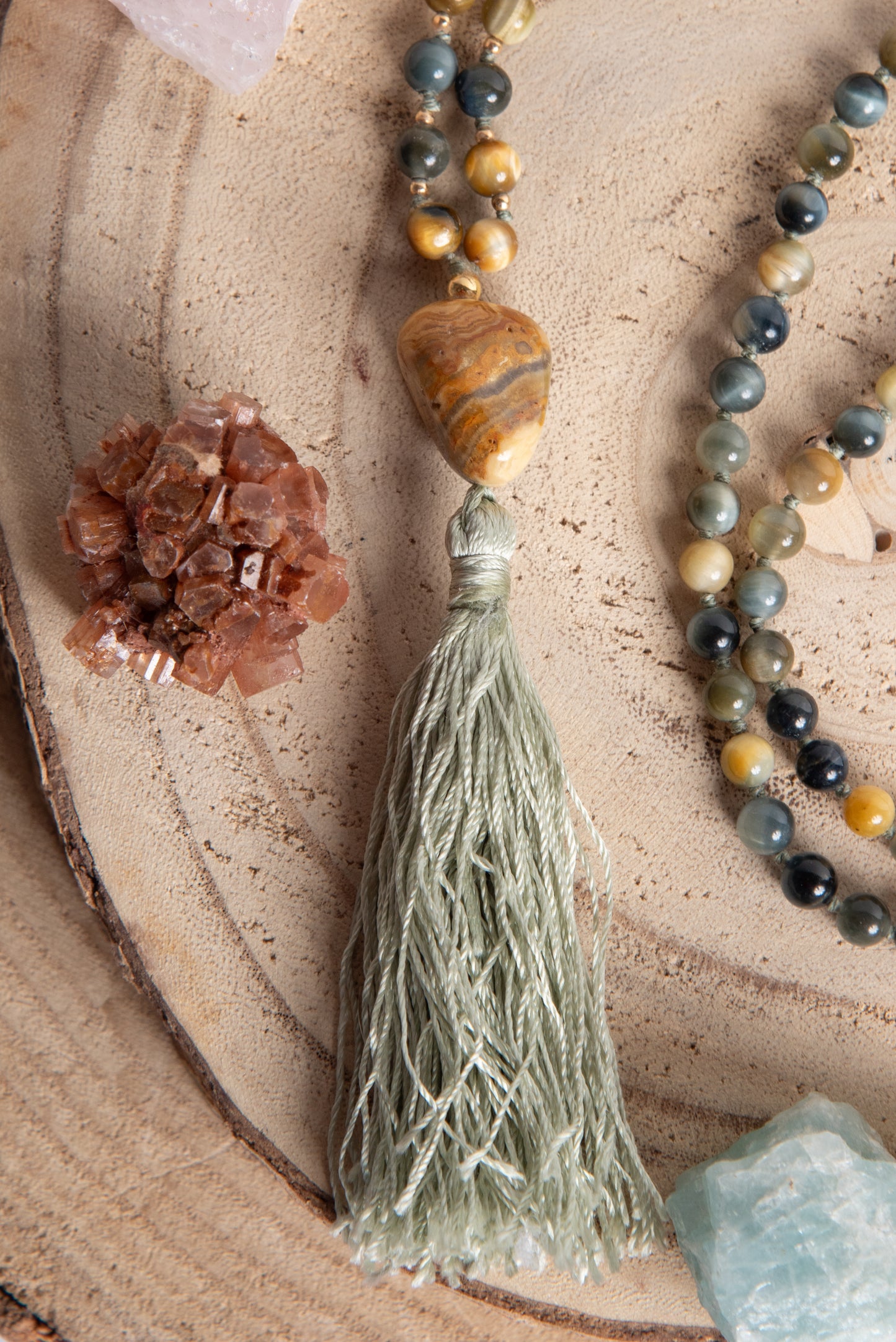 Mala con pietre dure naturali di Occhio di falco, Pietra guru Diaspro, Argento dorato 925