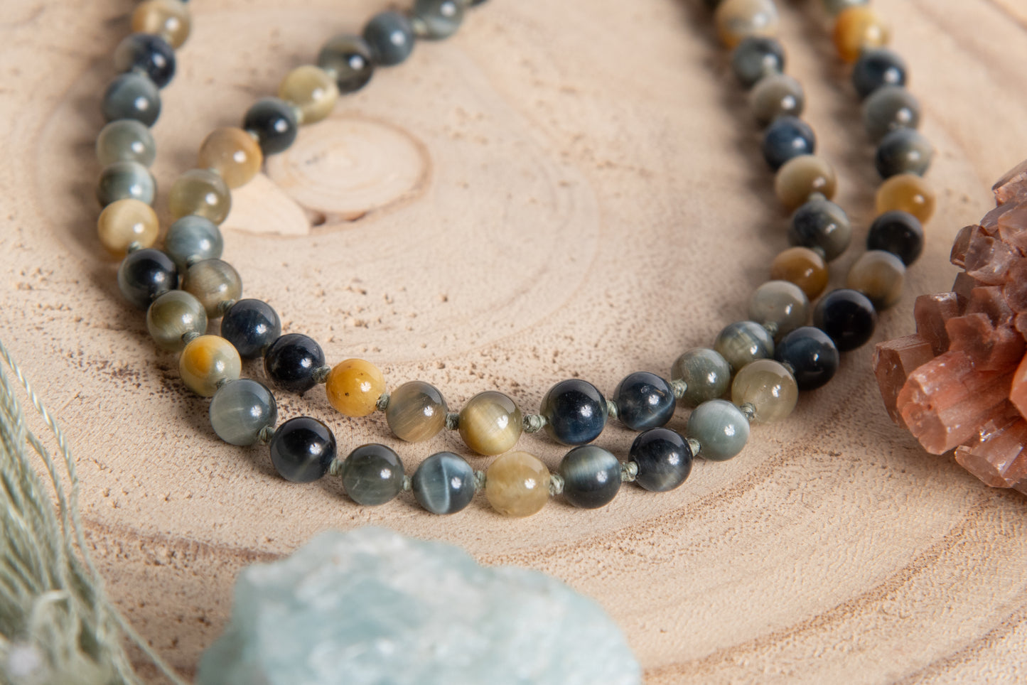 Mala con pietre dure naturali di Occhio di falco, Pietra guru Diaspro, Argento dorato 925