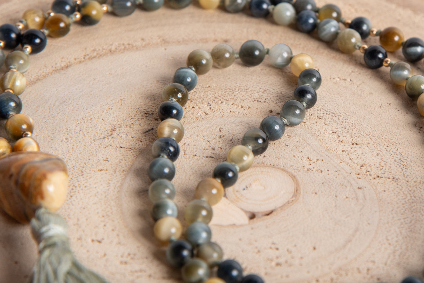 Mala con pietre dure naturali di Occhio di falco, Pietra guru Diaspro, Argento dorato 925