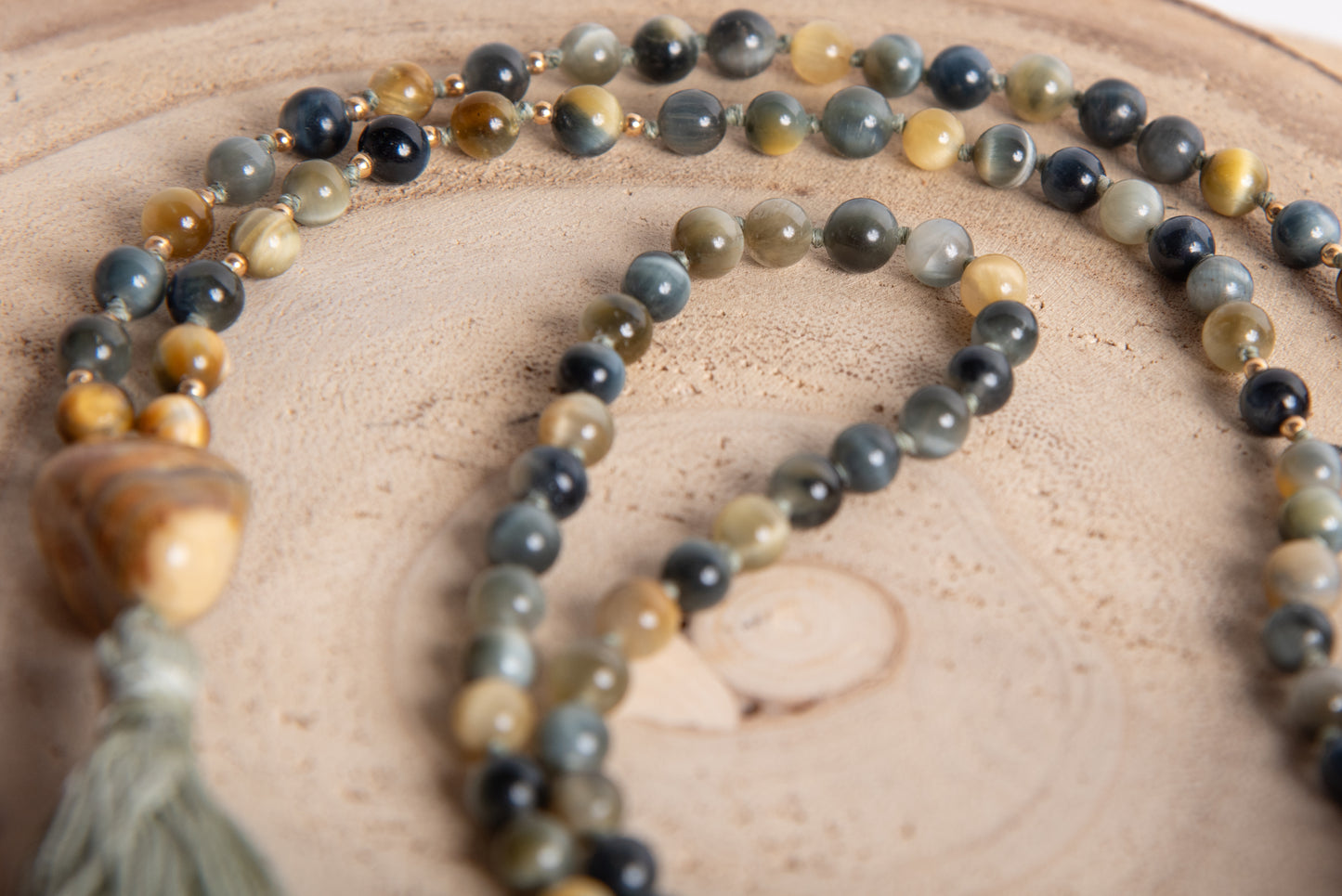 Mala con pietre dure naturali di Occhio di falco, Pietra guru Diaspro, Argento dorato 925