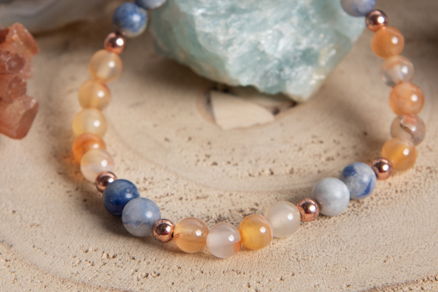 Bracciale perle 6 mm corniola, sodalite, rame