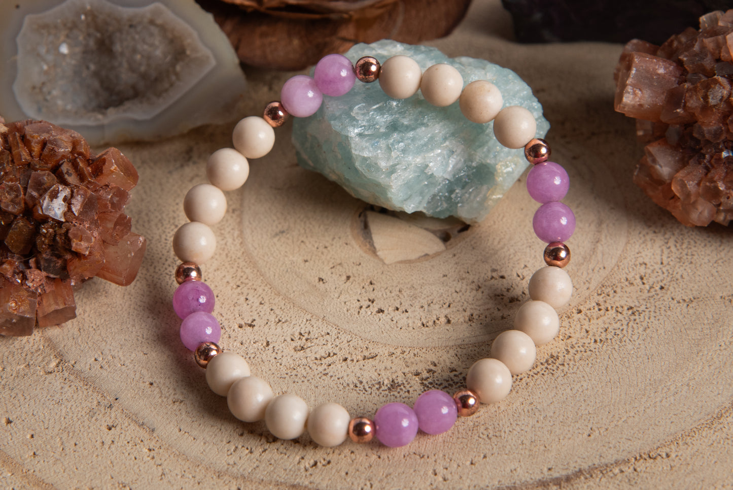 Bracciale perle 6 mm kunzite, diaspro bianco, rame
