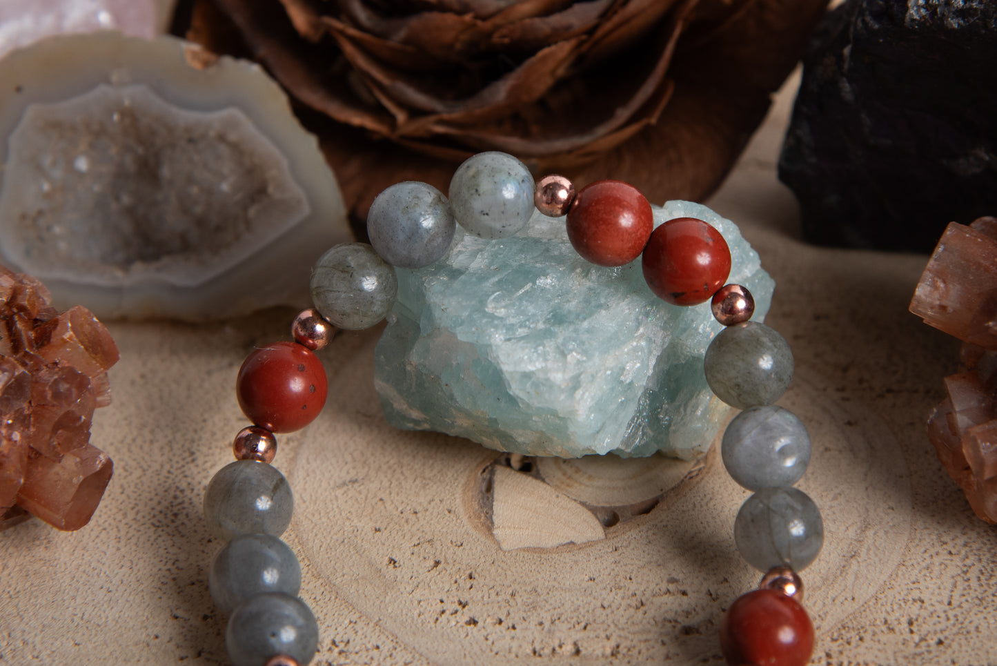 Bracciale perle 8 mm diaspro rosso, labradorite, rame