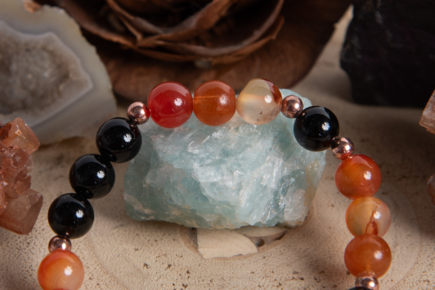 Bracciale perle 8 mm corniola, onice, rame