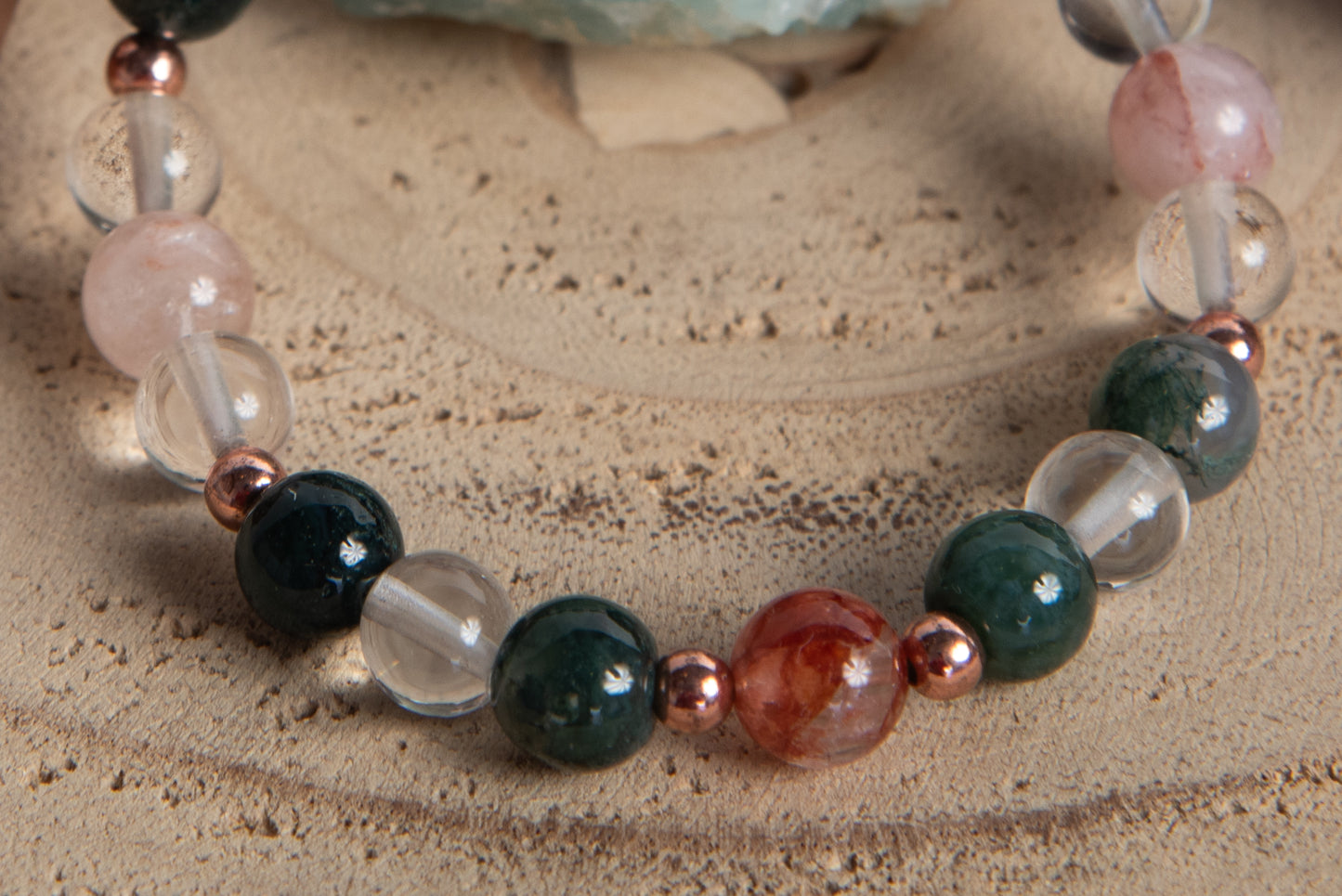 Bracciale perle 8 mm quarzo ematoide, agata muschiata, quarzo ialino, rame