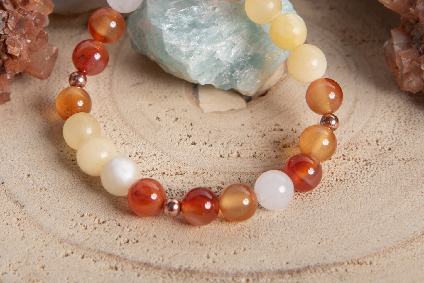 Bracciale perle 8 mm calcite gialla, corniola, agata bianca, rame