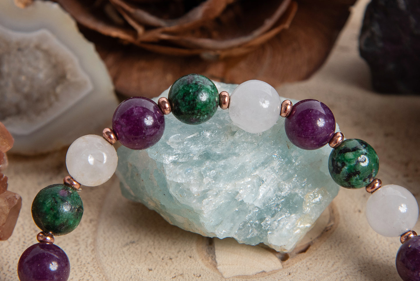 Bracciale perle 8 mm zoisite, agata bianca, ametista, rame