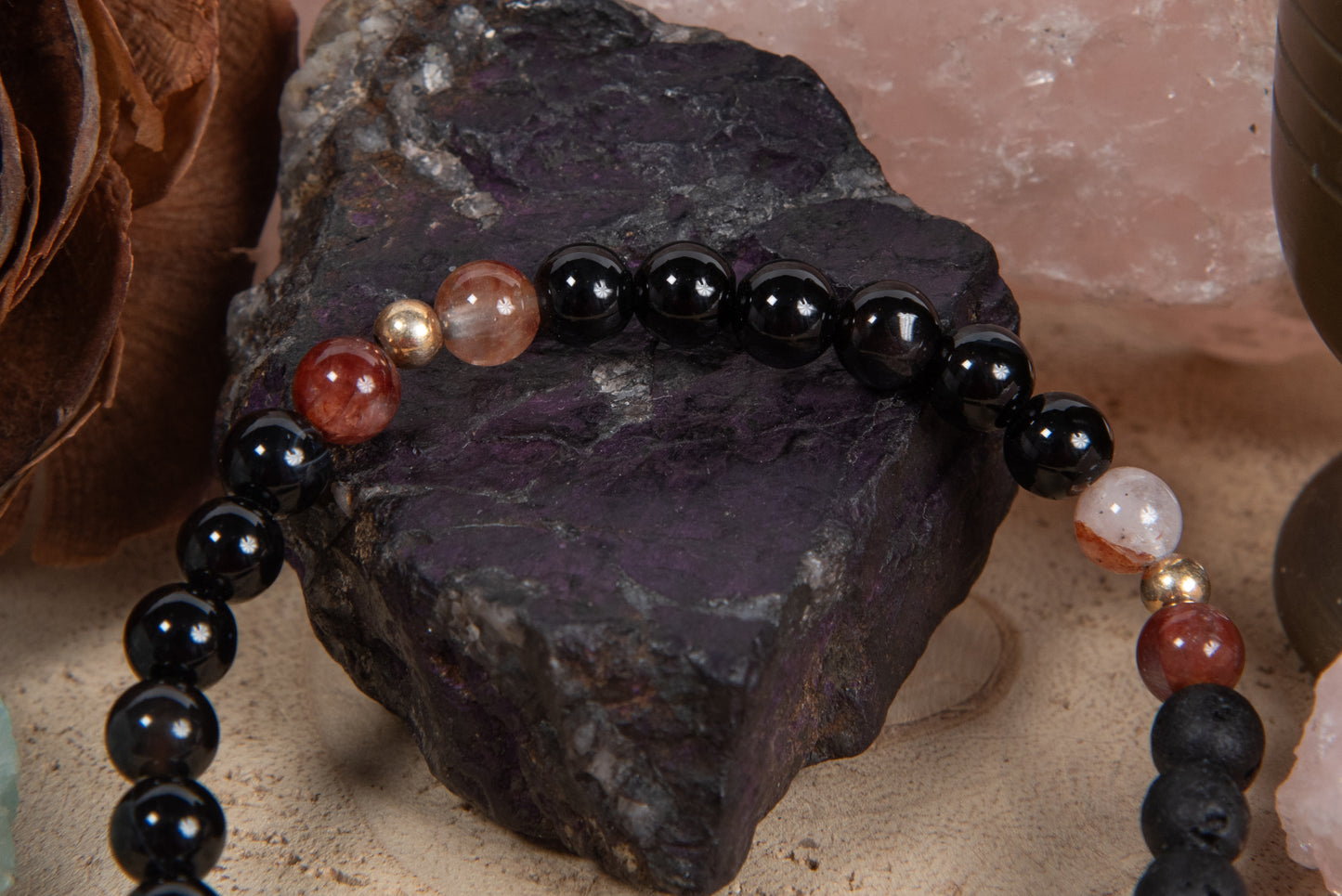 Onice, quarzo ematoide, lava, argento dorato 925